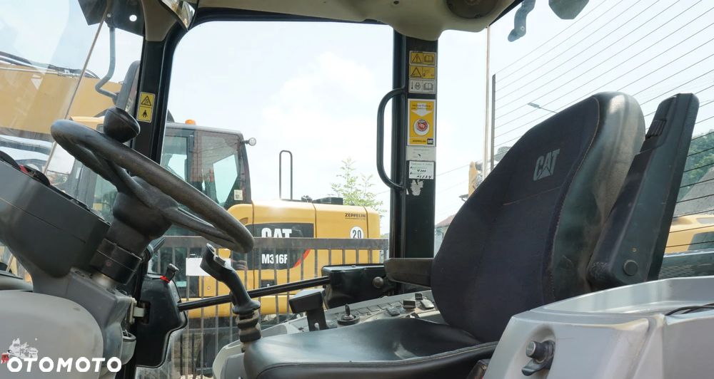 Caterpillar CAT 906 H - 8
