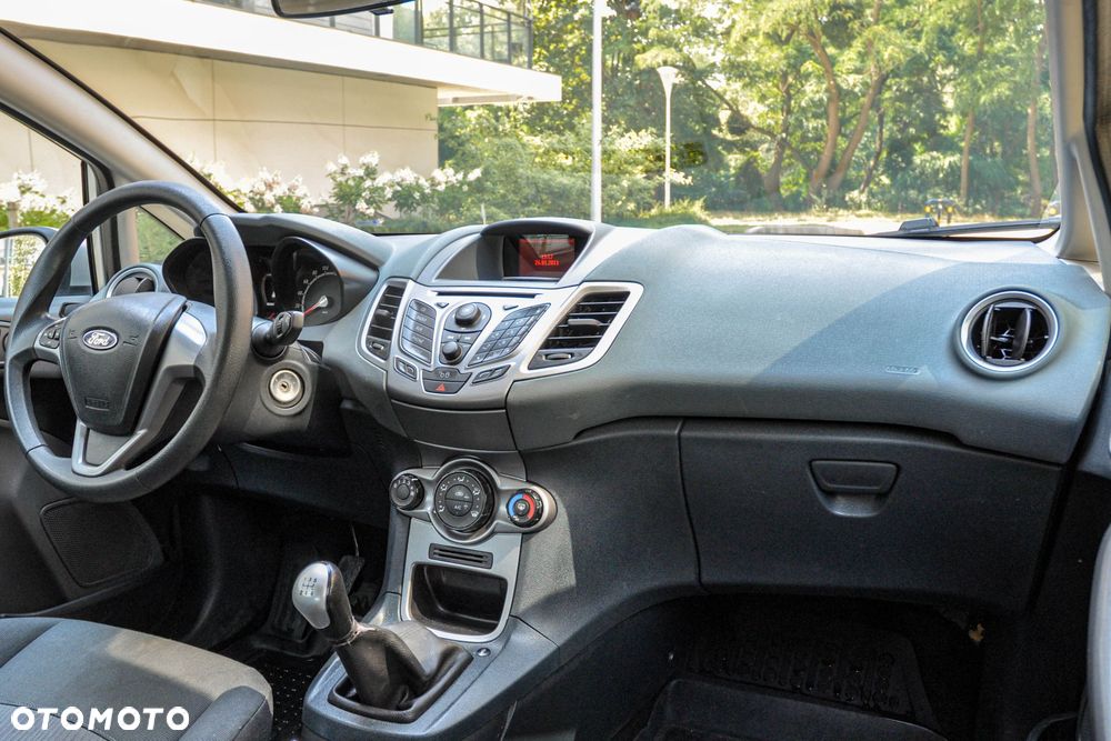 Ford Fiesta - 10