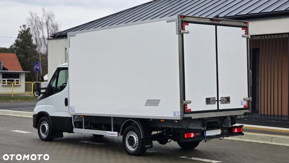 Iveco ❗️❗️DAILY 3.0 180Km 35S18 JAK NOWY ❗️❗️LIFT / CHŁODNIA MROŹNIA -32 +32 / ZASILANIE 230V / PIERWSZY WŁASCICIEL / NAVI / KAMERA COFANIA / FULL LED / TEMPOMAT AKTYWNY / GRUBA ŚCIANKA / ZABUDOWA IGLOOCAR / AGREGAT CARRIER / WERSJA WZMOCNIONA / FULL OPCJA / SERWIS ASO / SALON POLSKA /❗❗ JAK Z SALONU - NOWY -❗❗ - 4