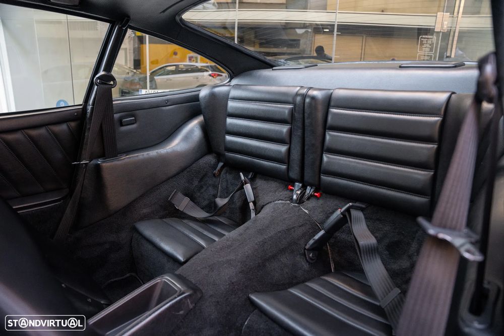 Porsche 911 (964) Coupé 3.6 Carrera 4 - 17