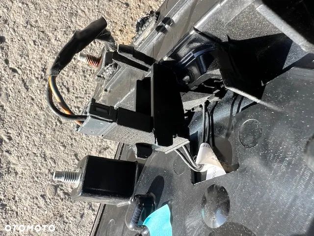 BLENDA KLAMKA KLAPY TYŁ TYLNEJ EMBLEMAT MIKRO STYK 13271374 OPEL ASTRA IV J 5D - 3