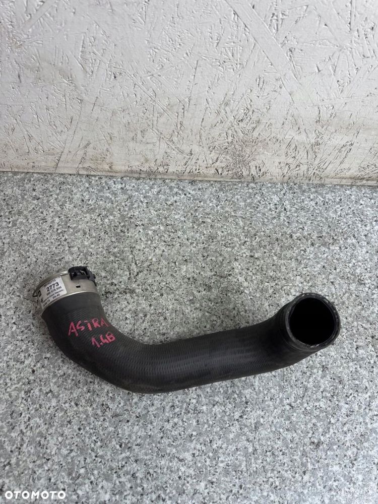 wąż przewód rura powietrza intercoolera astra k 2015-2019 39152773 1.4 t - 5