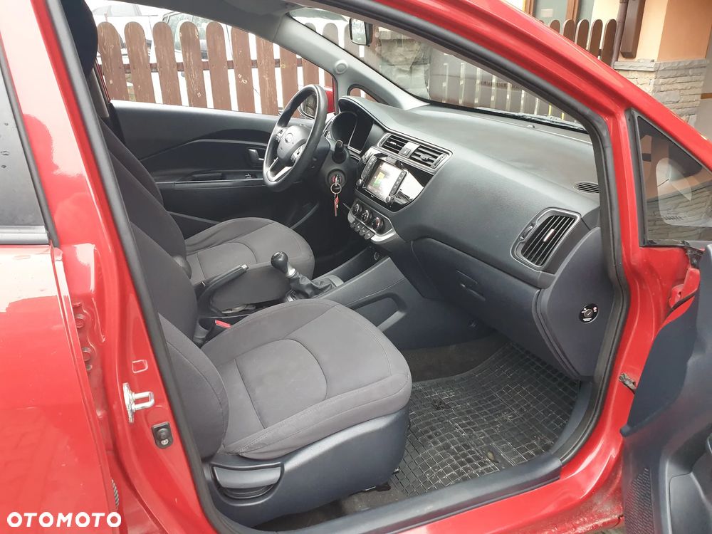 Kia Rio 1.2 L - 16