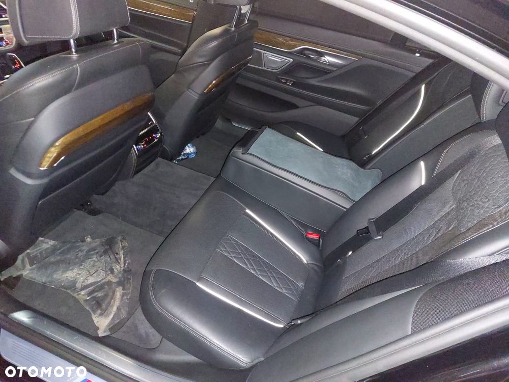 BMW Seria 7 750Li xDrive Edition Exclusive - 8