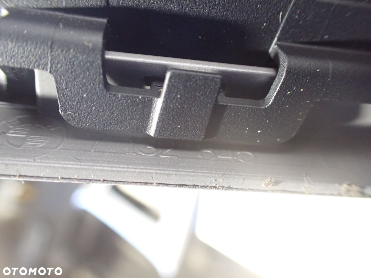 DEKOR KONSOLI KRATKA NAWIEWU BMW E90 320I 6924082A  7132845 - 11