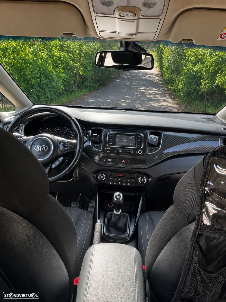 Kia Carens - 3