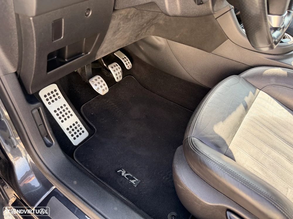 Peugeot RCZ 1.6 200 THP Red Carbon - 43