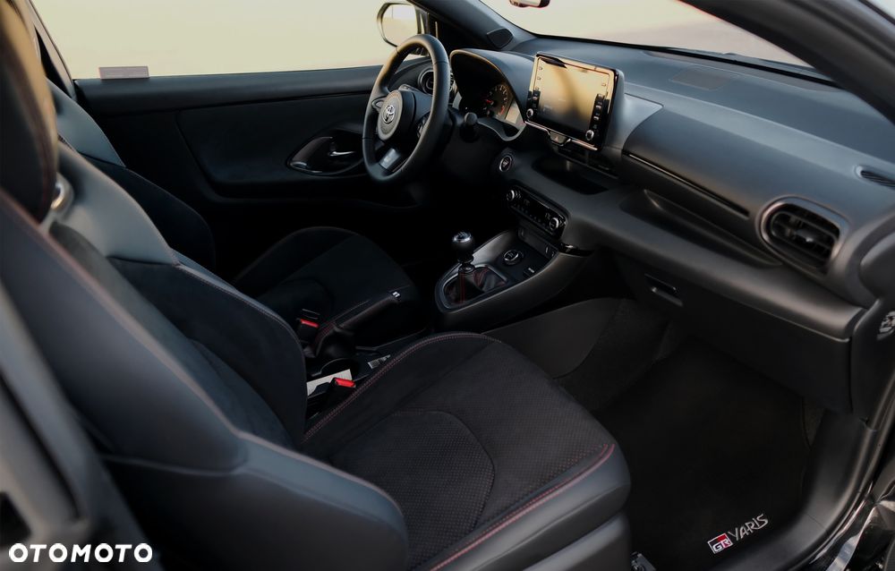 Toyota Yaris GR 1.6 Dynamic - 6