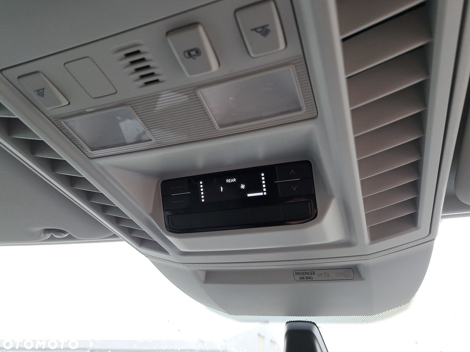 Volkswagen Crafter 35 furgon 177km Automat 3640 - 24