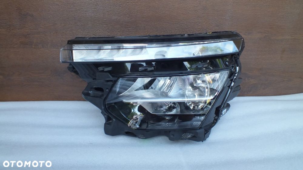 Lampa przednia lewa Skoda Kamiq Lift Led - 1