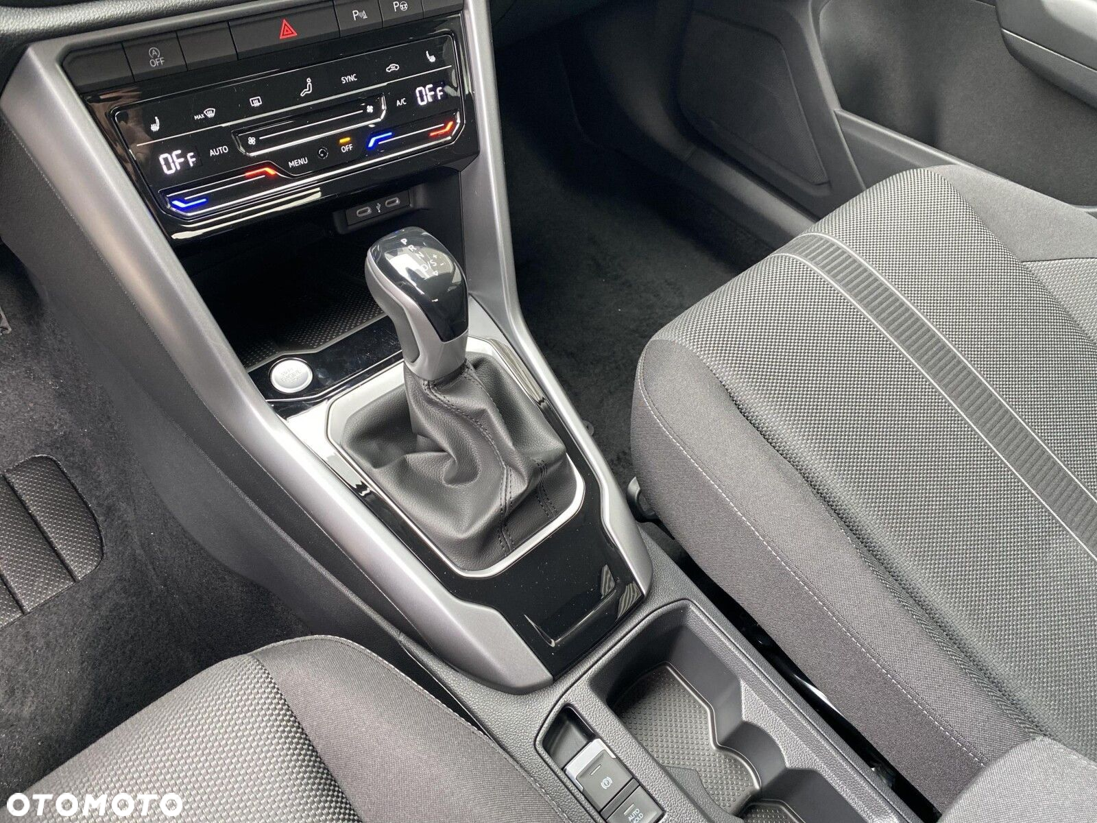 Volkswagen T-Roc - 15