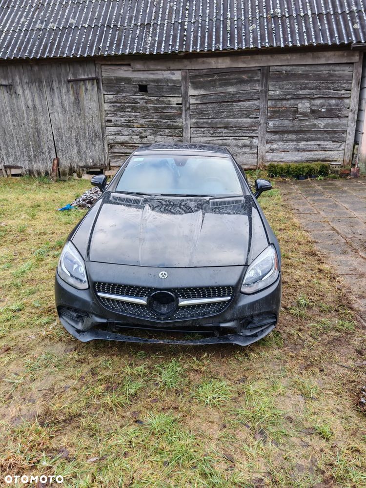 Mercedes-Benz SLC - 2