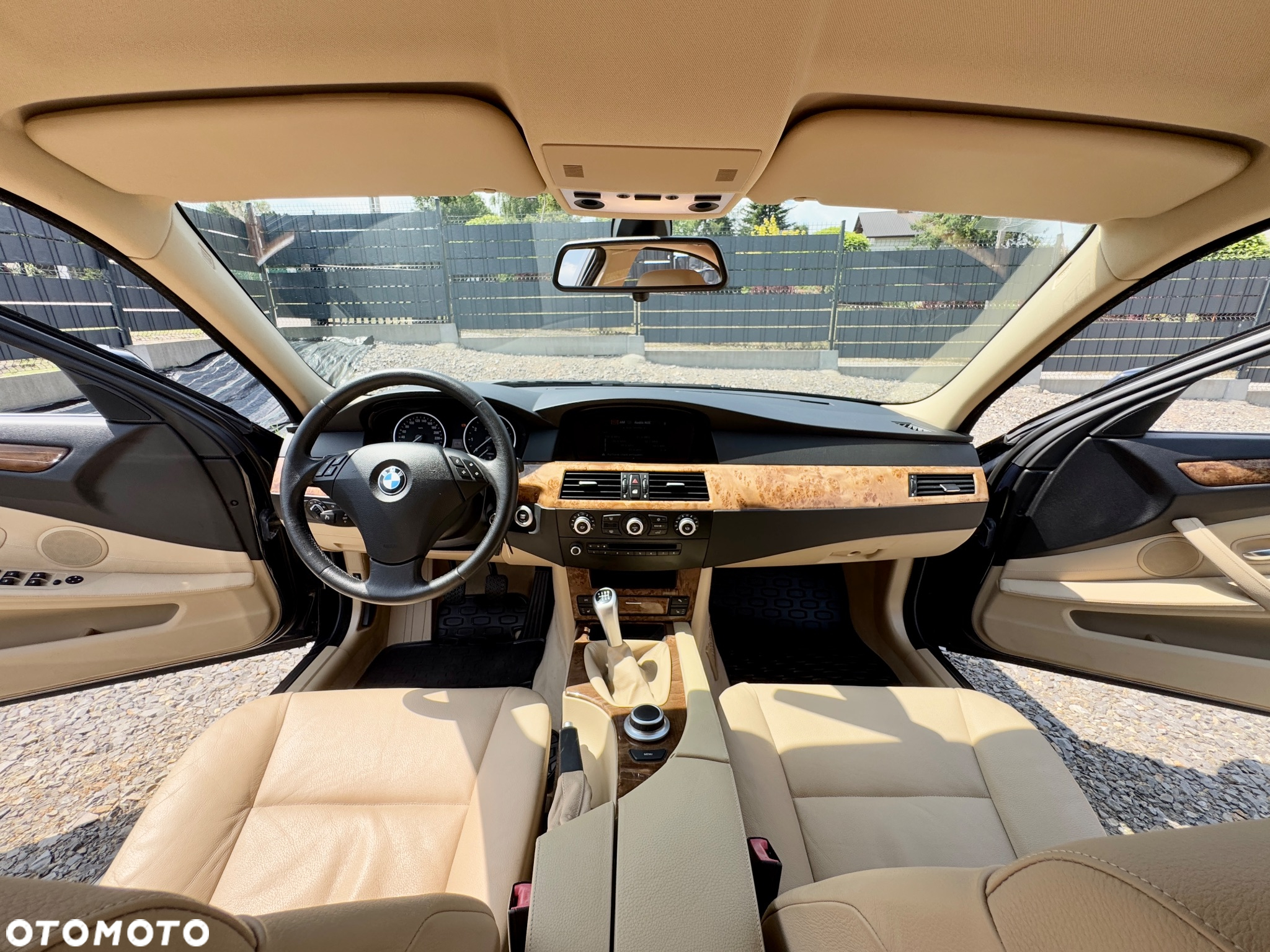 BMW Seria 5 523i - 22