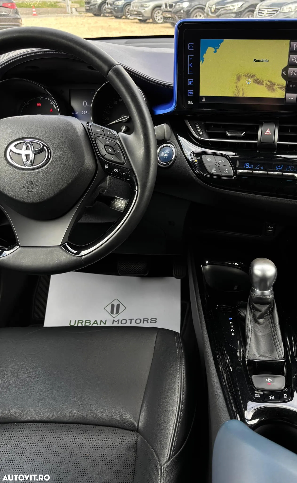 Toyota C-HR Hybrid Lounge - 18
