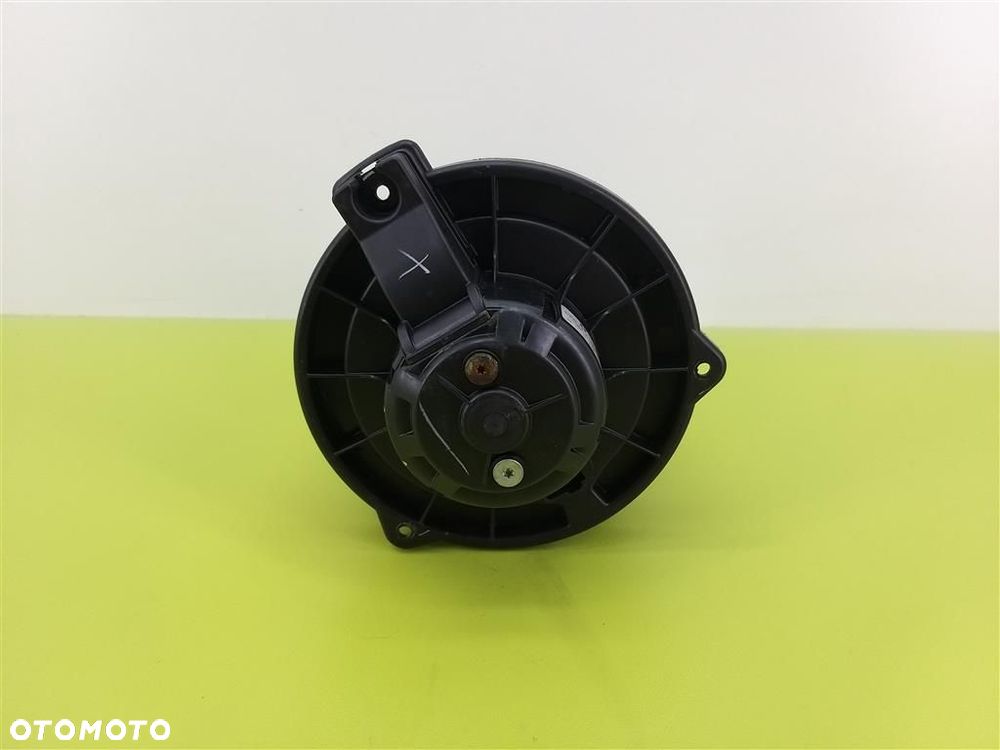 Dmuchawa wentylator Toyota Avensis II T25 2003-2006 2 PINY BOSCH EUROPA - 2