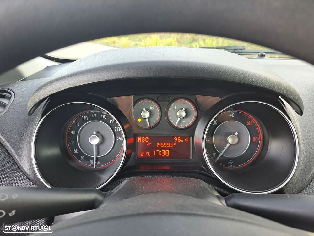Fiat Punto 1.3 M-Jet Lounge S&S - 18