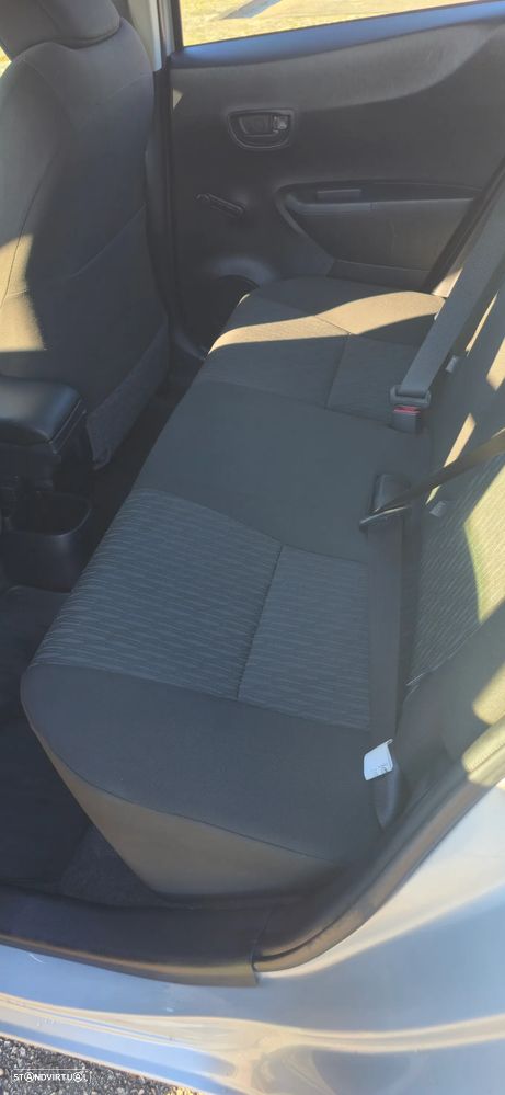 Toyota Yaris 1.4 D-4D ACtive+AC - 8