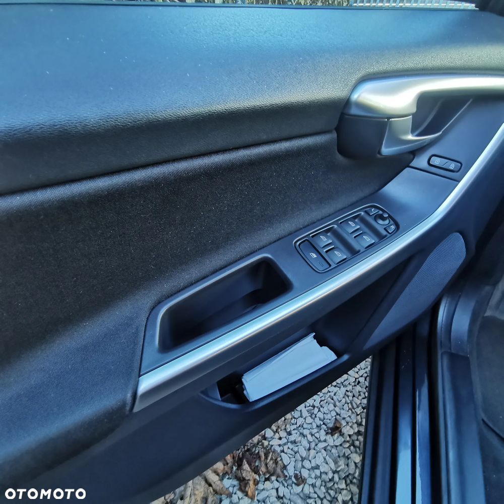 Volvo XC 60 D3 Kinetic - 11