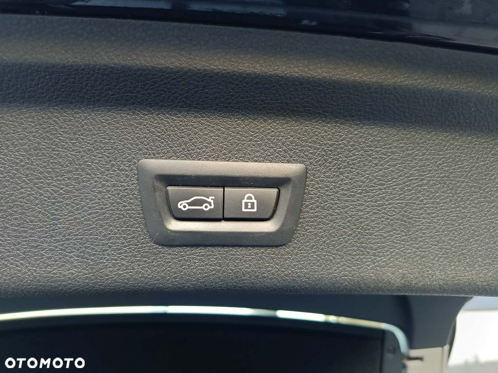 BMW 3GT 318d Business Edition - 26