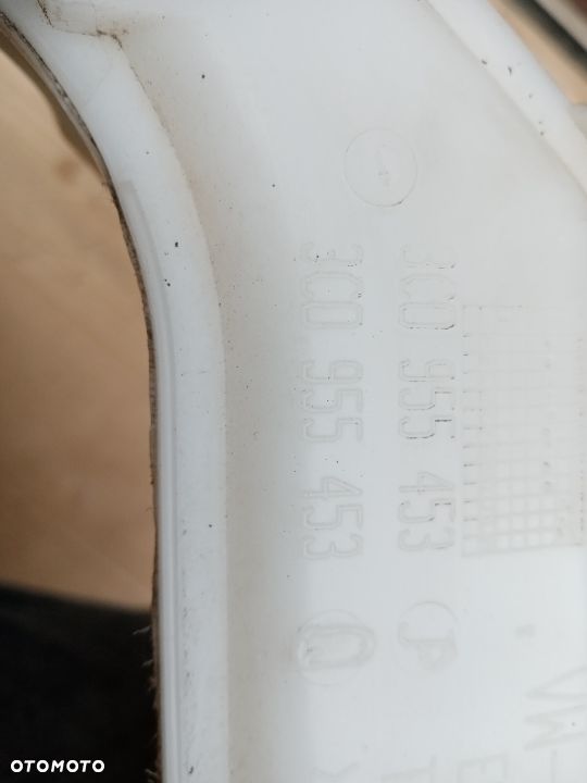 Zbiorniczek płynu spryskiwaczy pompki VW Passat B6 3C0955453E - 4