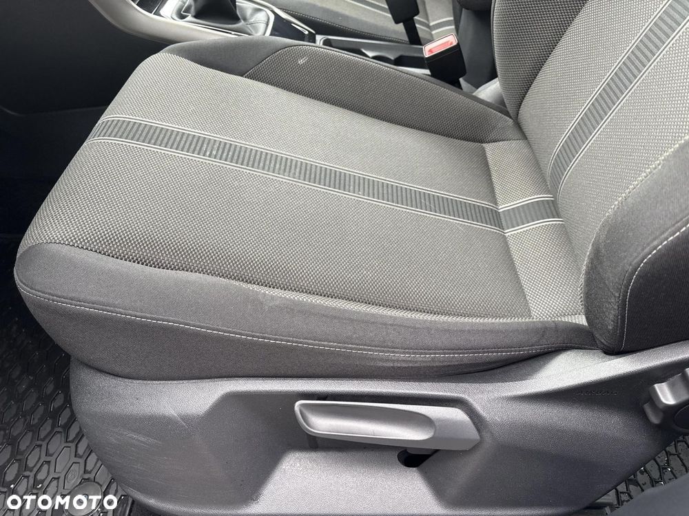 Volkswagen T-Roc 1.0 TSI Advance - 12