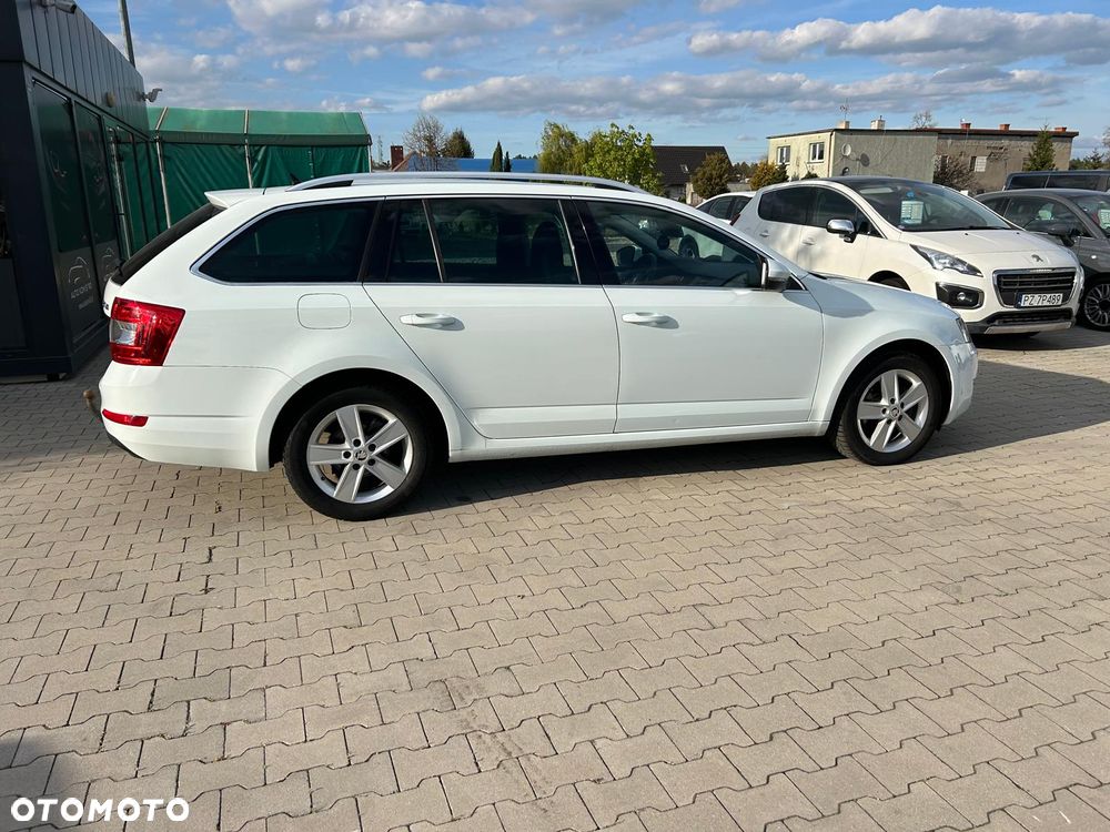 Skoda Octavia 2.0 TDI Elegance DSG - 4