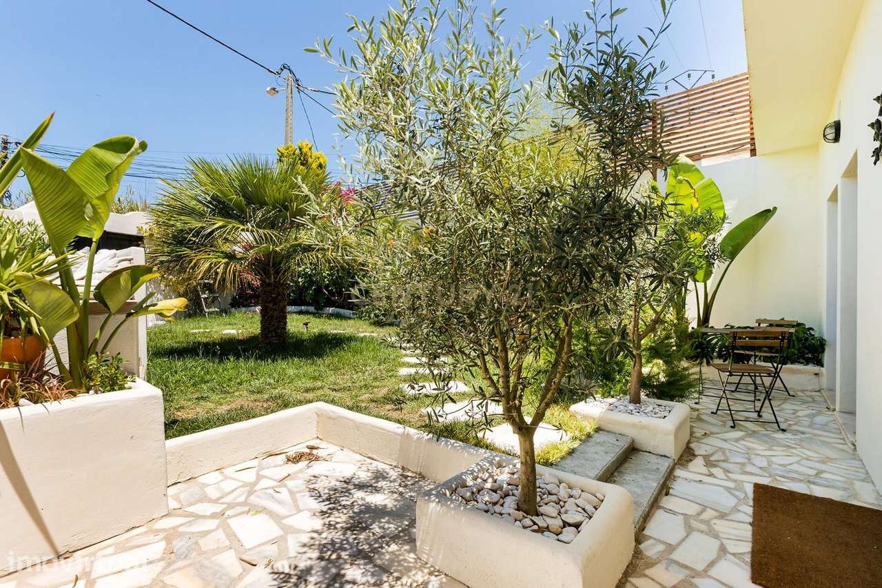 Moradia Independente T5 naTrafaria| Totalmente Remodelada | Piscina - Grande imagem: 5/19