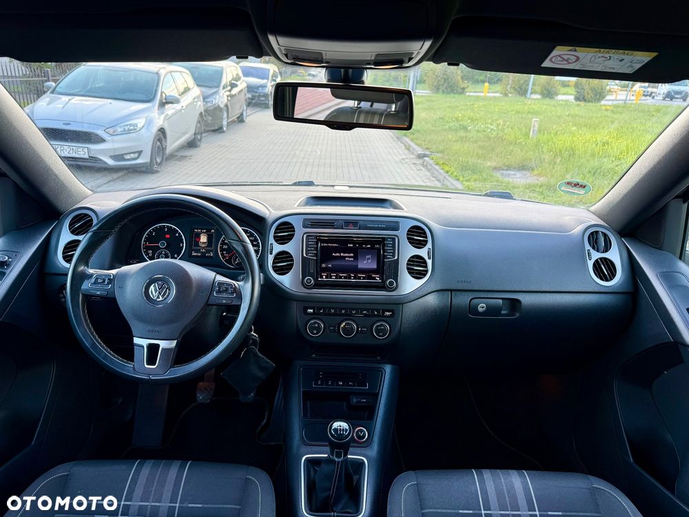 Volkswagen Tiguan 2.0 TDI DPF BlueMotion Technology Lounge Sport & Style - 22