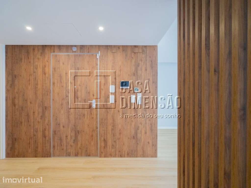 Apartamento de tipologia T3 novo com 185m2, com varanda, inserido n... - Grande imagem: 4/60