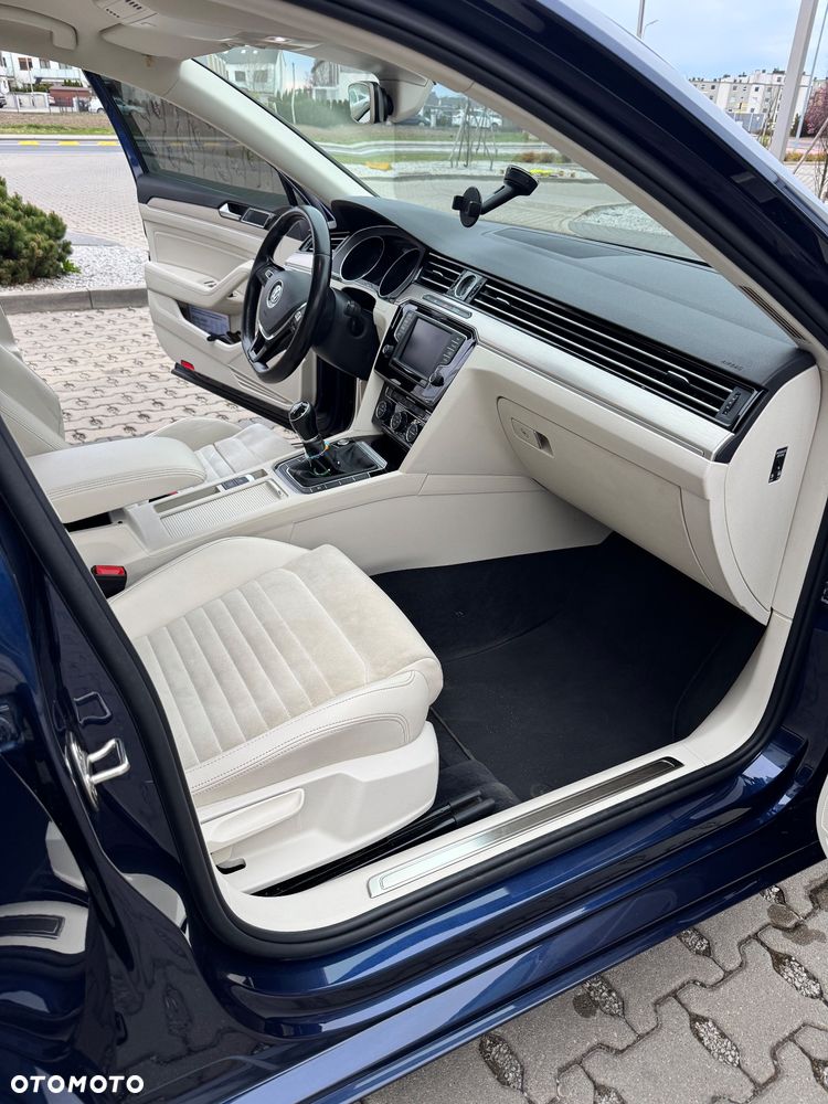Volkswagen Passat - 16