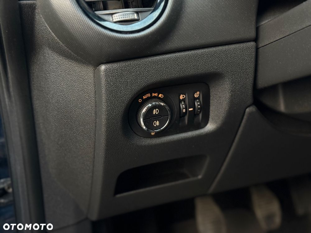 Opel Corsa 1.4 16V Active - 17