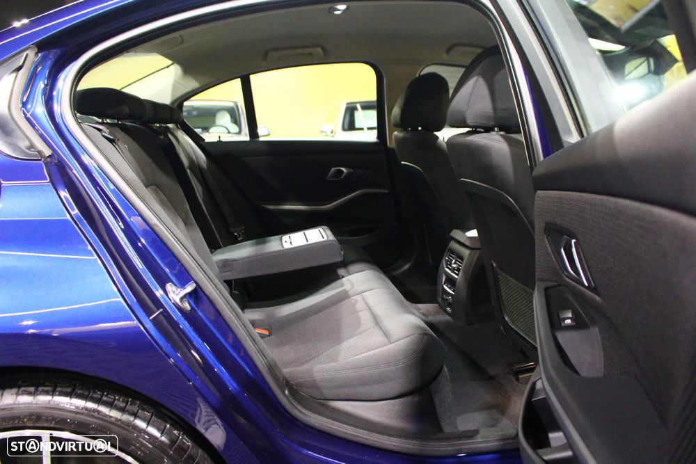 BMW 330 e Line Luxury Auto - 17