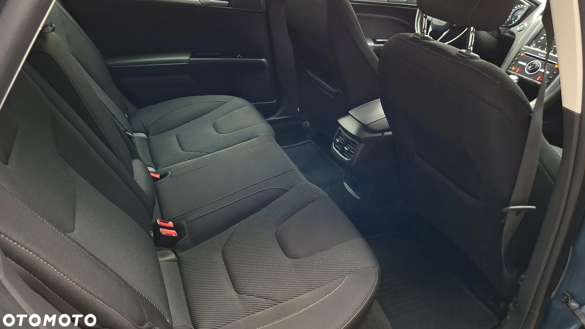 Ford Mondeo 1.5 EcoBoost Titanium - 32