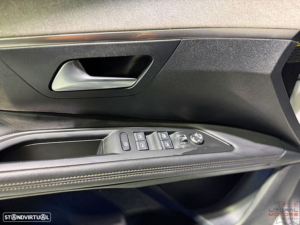 Peugeot 3008 1.2 PureTech GT EAT8 - 17