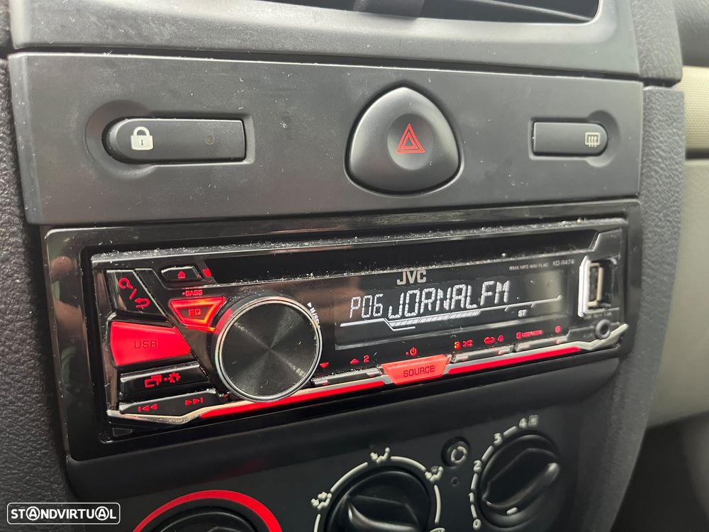 Renault Clio 1.2 16V Expression - 15