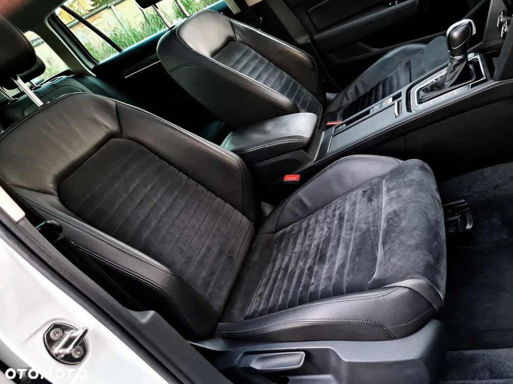 Volkswagen Passat Variant 2.0 TDI SCR DSG BlueMotion Highline - 32