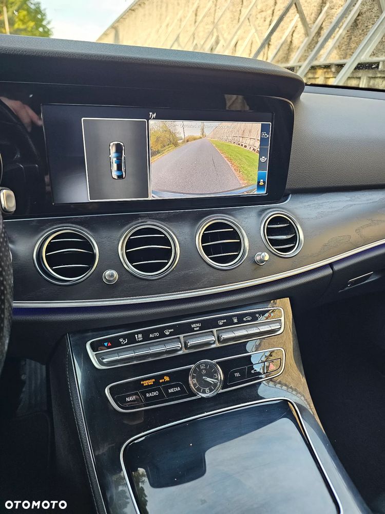 Mercedes-Benz Klasa E 200 9G-TRONIC - 17