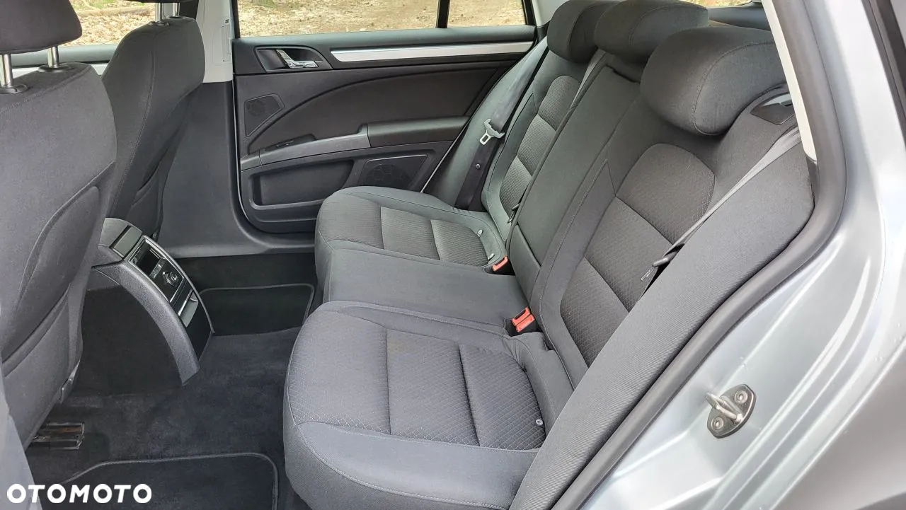 Skoda Superb 2.0 TDI Platinum - 22