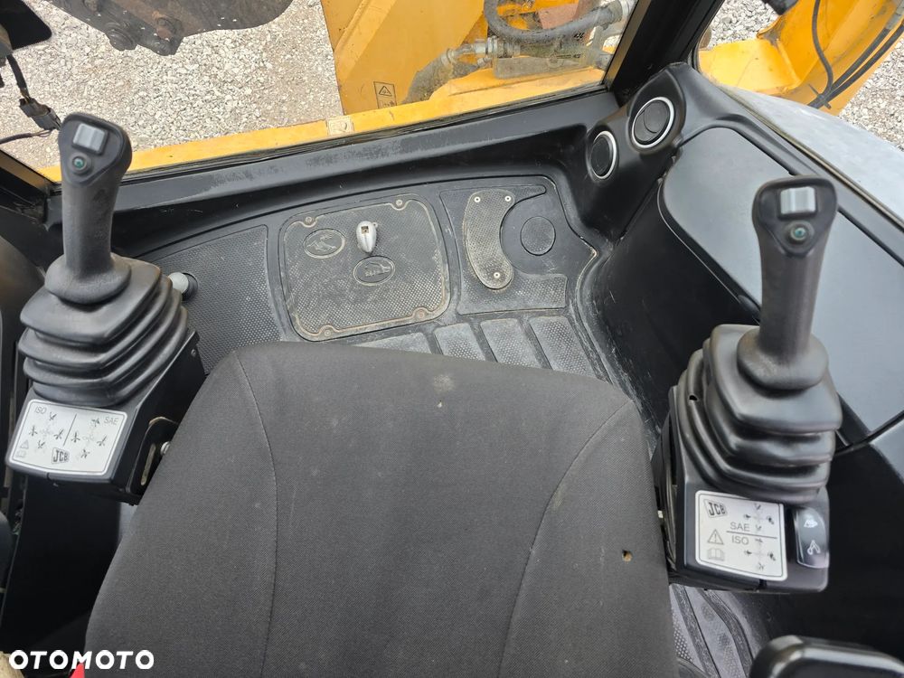 JCB - 6