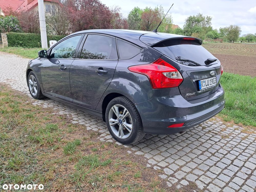 Ford Focus 1.6 TDCi DPF Champions Edition - 6