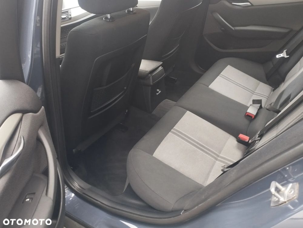 BMW X1 sDrive18i - 11