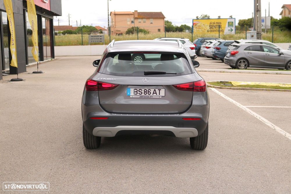 Mercedes-Benz GLA 180 d 8G-DCT - 9