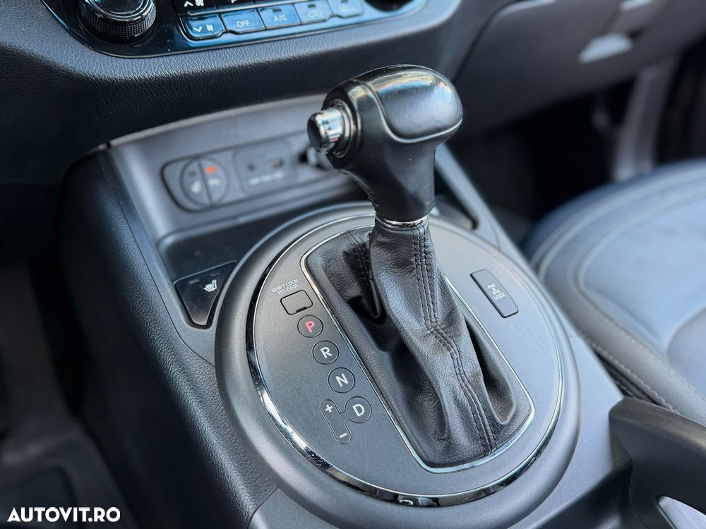 Kia Sportage 2.0 CRDI 4WD Automatik Fifa World Cup Edition - 17