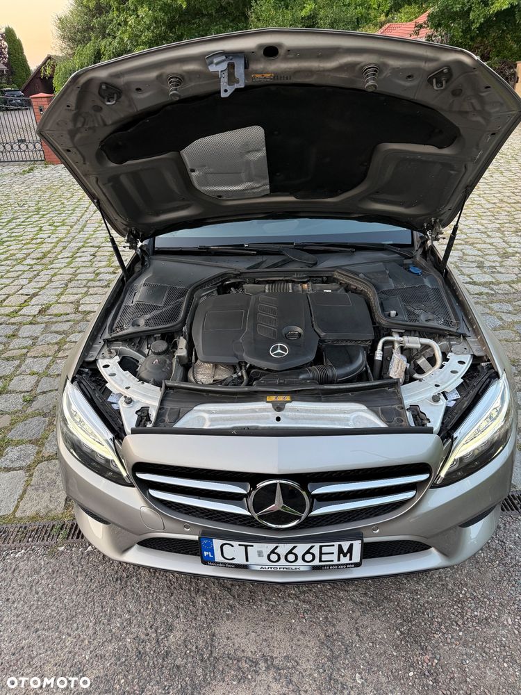 Mercedes-Benz Klasa C 220 d 4Matic 9G-TRONIC Night Edition - 16