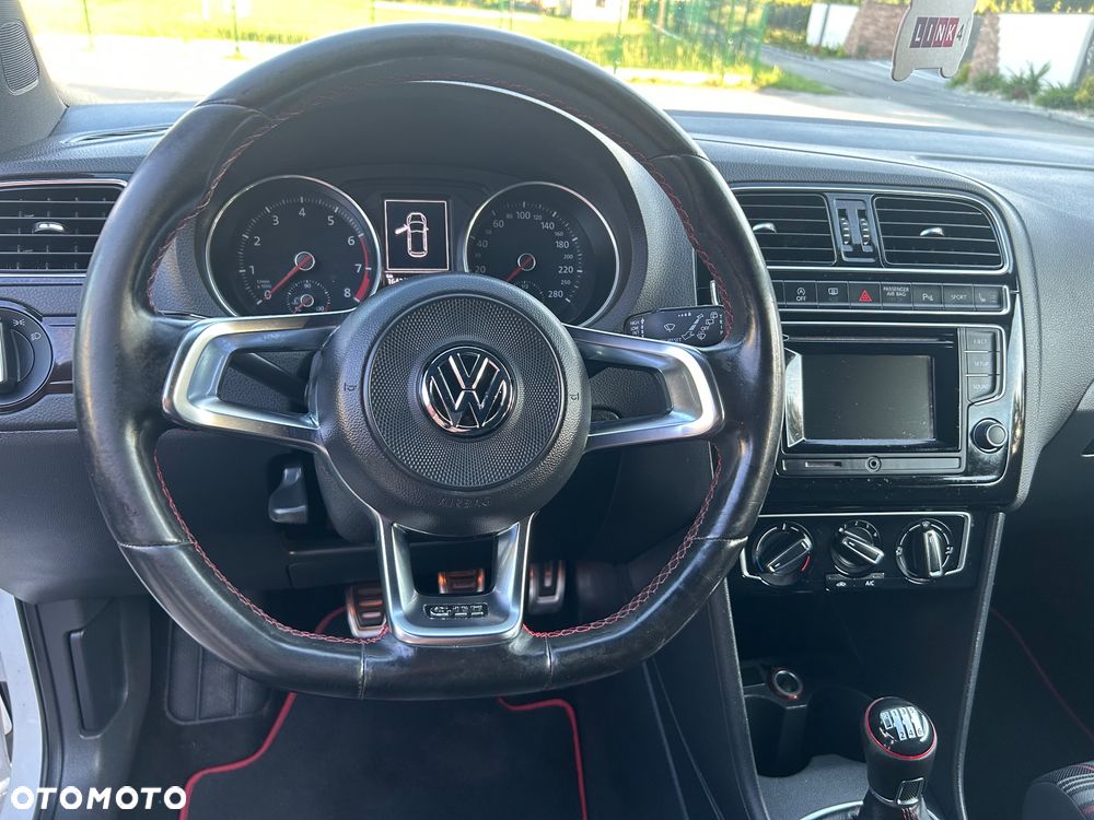 Volkswagen Polo - 11