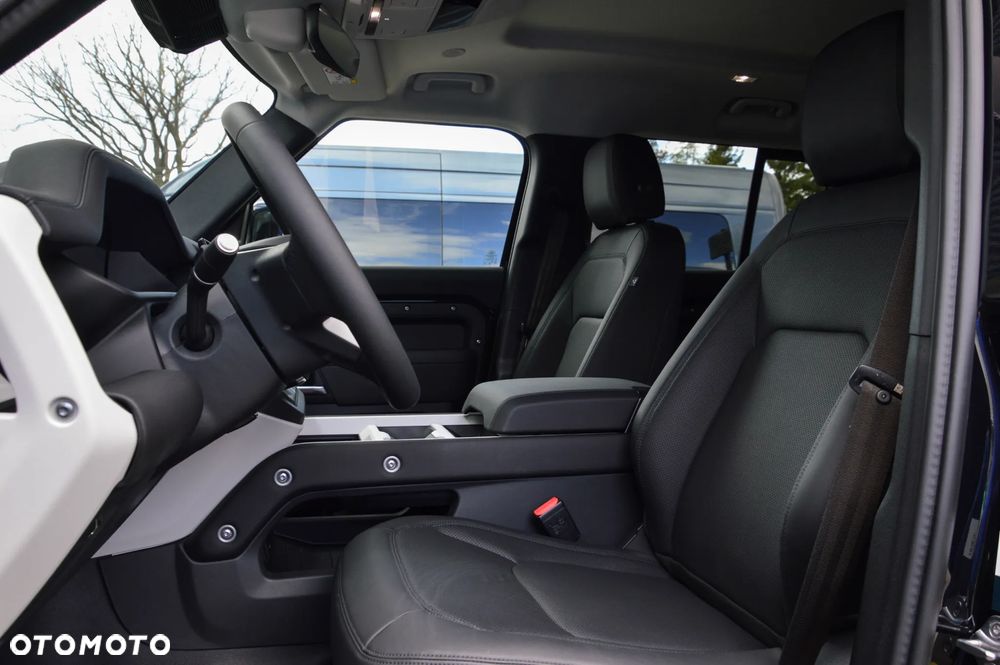 Land Rover Defender 3.0 D250 mHEV - 16
