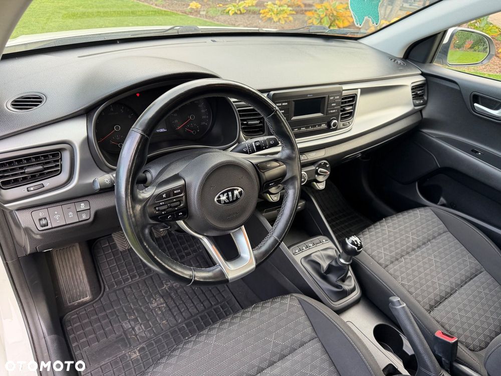 Kia Rio 1.2 M - 11