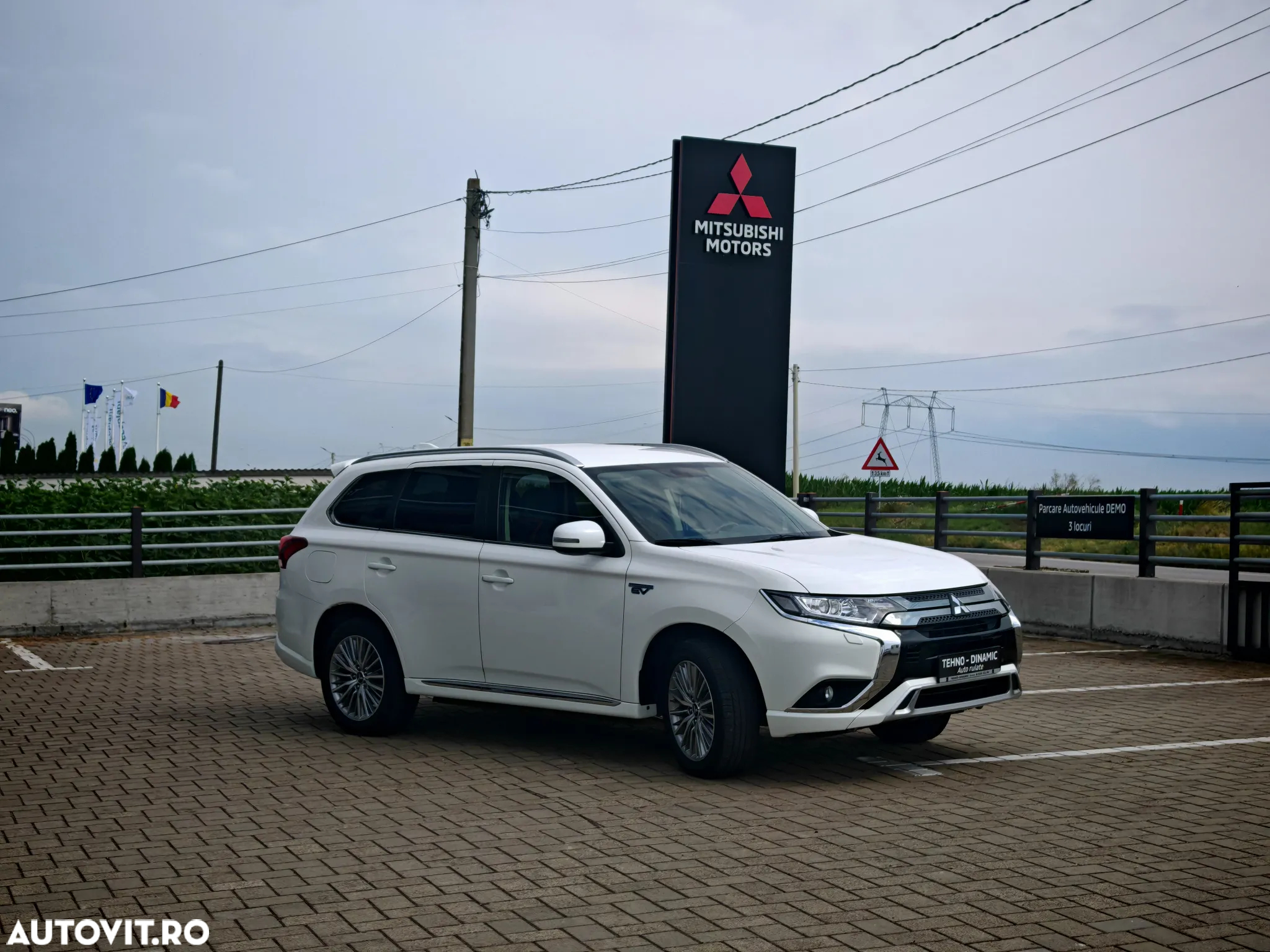 Mitsubishi Outlander PHEV 2.4 L 4X4 Intense - 12