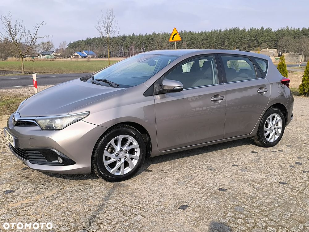 Toyota Auris 1.6 D-4D Design Edition - 8
