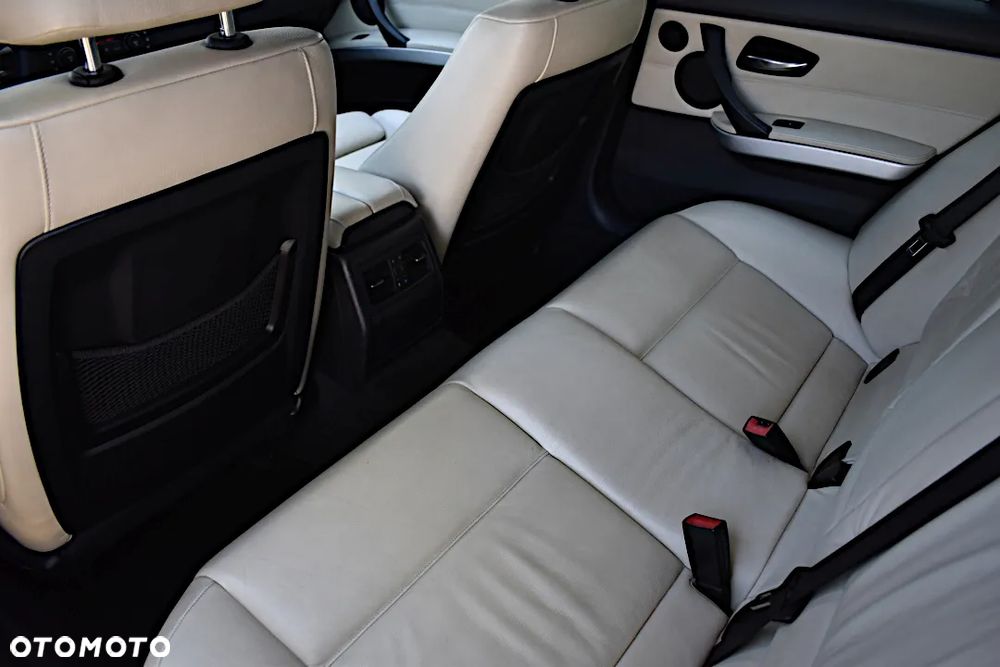 BMW Seria 3 - 32